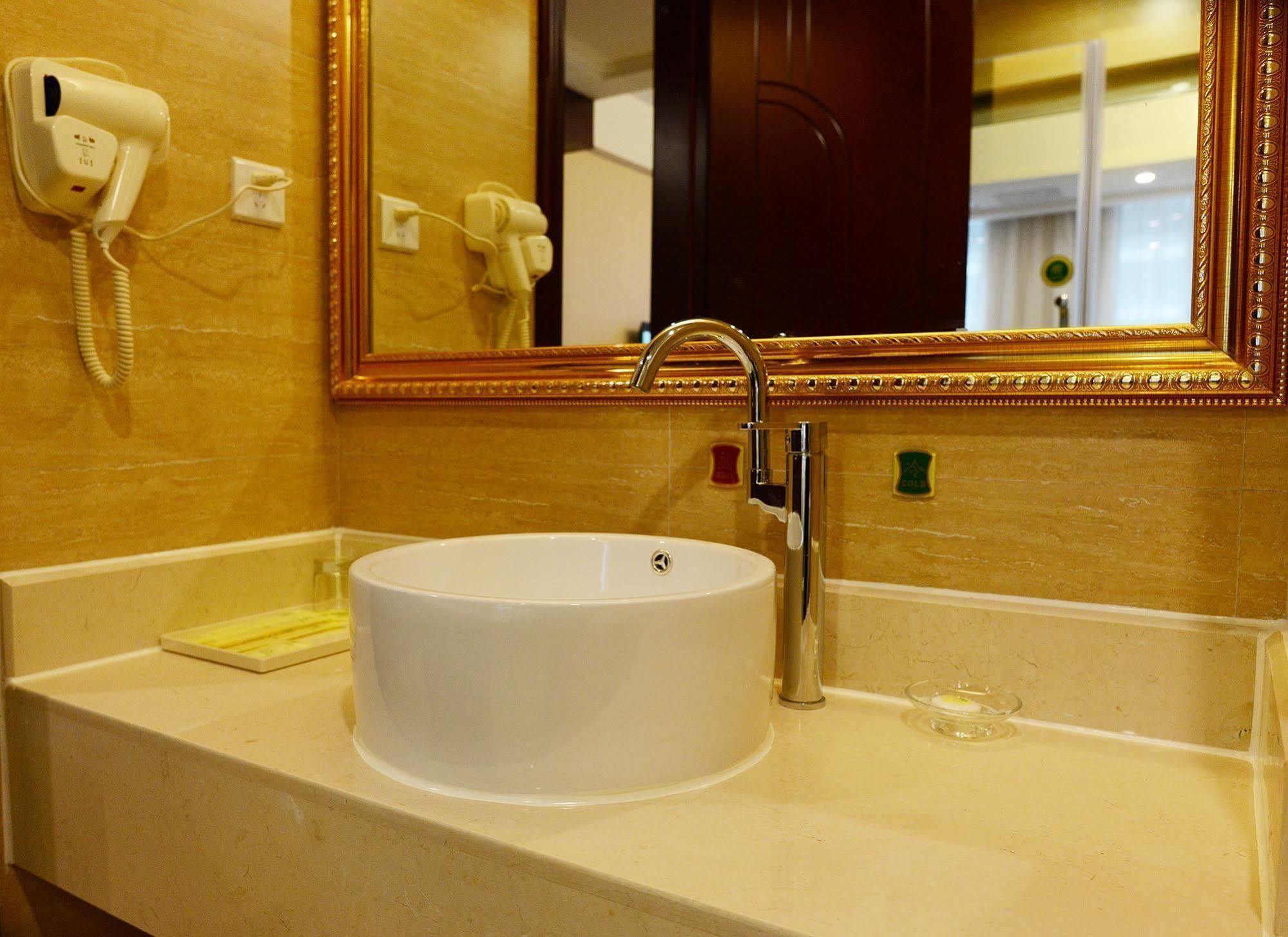 Vienna Hotel Guiyang Exhibition Center Экстерьер фото