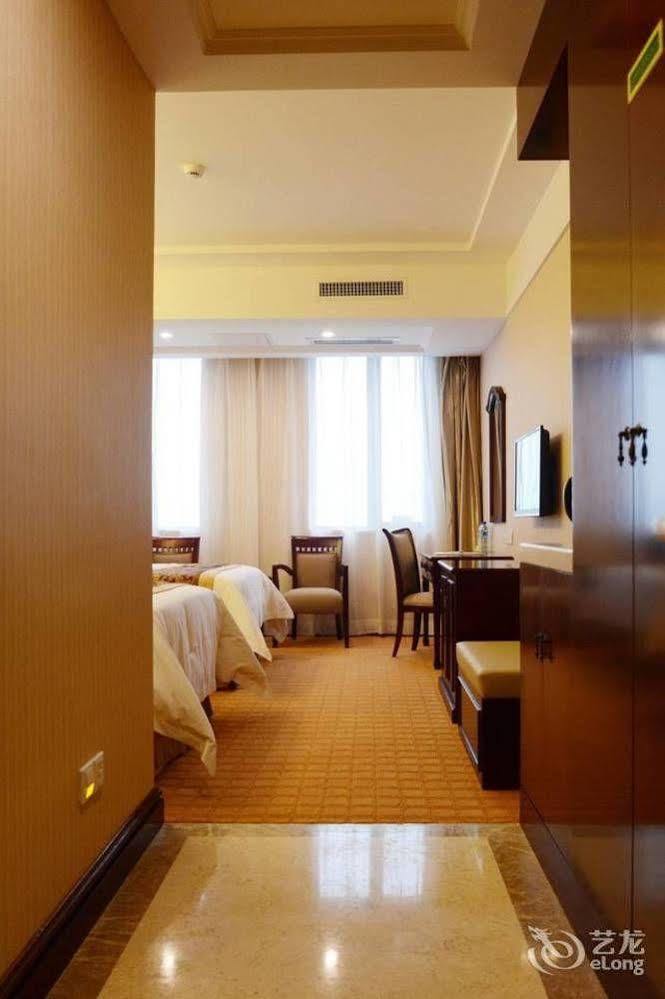 Vienna Hotel Guiyang Exhibition Center Экстерьер фото