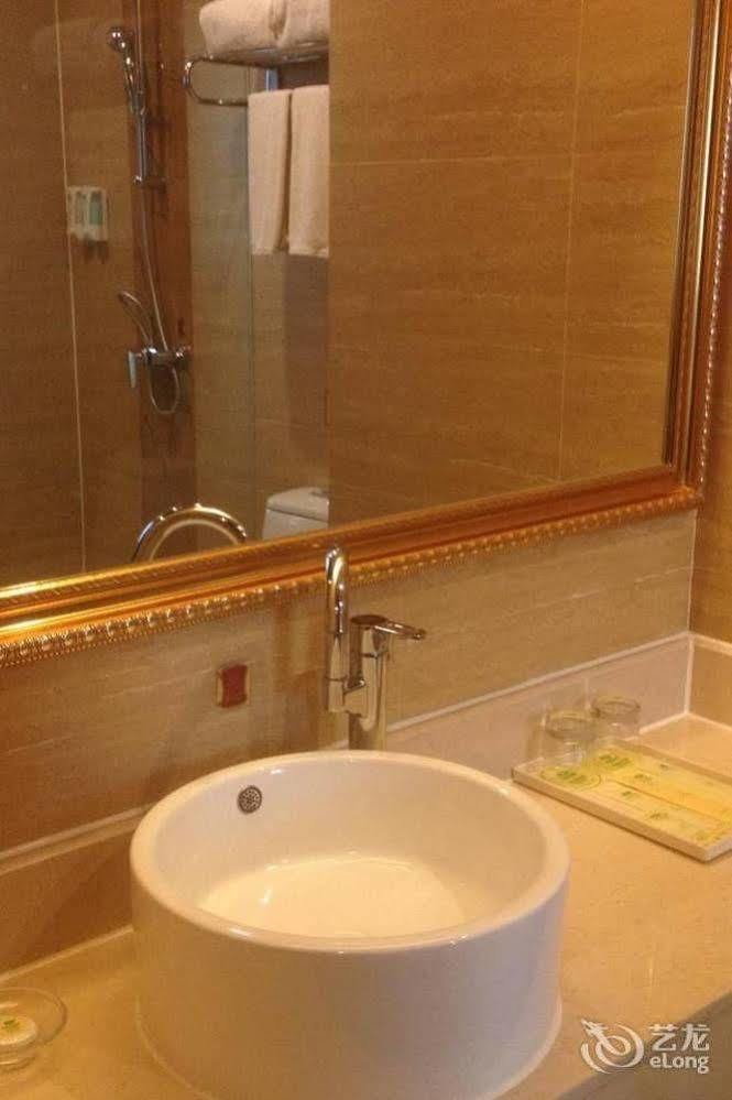 Vienna Hotel Guiyang Exhibition Center Экстерьер фото